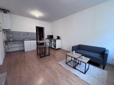 Étudiant ? Frontalier Luxembourg ? Jeune actif ?
Ici, tout se fait à pied.

À moins de 10 min de la gare, en plein cœur de Metz, ce T2 meublé de 51 m² coche toutes les cases :

* Séjour lumineux avec cuisine équipée
* Grande chambre séparée
* Salle de douche + WC
* Parquet, mobilier récent, prêt à vivre

Vous n'avez plus qu'a poser vos valises !

Commerces, transports, centre-ville : tout est au pied de l’immeuble.

650 € CC (30 € de charges : communs + ordures ménagères)
Charges individuelles : eau, électricité, gaz
Dépôt de garantie : 1 240 €
Garant obligatoire

Visite sur dossier validé

Annonce rédigée par Noah CAMUS et Jean-Pierre CALCAGNO, agents commerciaux (RSAC Metz TI 417 442 751 756 / TI 825 221 377) – CTN IMMOBILIER, 94 route de Plappeville, 57050 Le Ban Saint Martin. Carte professionnelle n° 025 433 – CCI de la Moselle. Assurances RCP : Noah CAMUS – SNPI ASSERIS / Jean-Pierre CALCAGNO – AXA Paris.