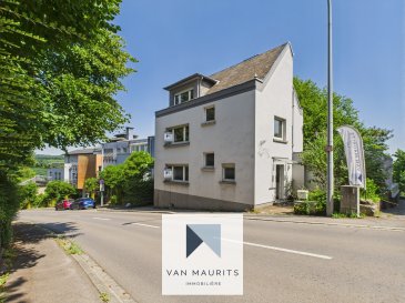 Située au 140 de la rue Albert Unden, découvrez cette maison de ville à rénover, libre de 4 côtés. D'une surface habitable de ± 145m² pour une surface totale de ± 207 m² elle est composée comme suit :

Au sous sol, une première grande cave de ± 18 m², une seconde cave de ± 7m² ainsi qu'un espace chaufferie de ± 8 m². Les caves ont été traitées par Murptotec contre l'humidité.

Au rez-de-jardin, une cave à vin de ± 6 m² et un accès à la cour extérieure de ± 13 m².

Au rez-de-chaussée, un hall d'entrée de ± 9 m², un WC séparé de ± 2 m², une cuisine équipée de ± 6 m², un séjour / salle à manger de ± 25m² et une pièce de ± 21 m² pouvant devenir un garage pour un véhicule.

Au premier étage, Un pallier de ± 5 m² dessert 2 chambres de respectivement ± 14 et 15 m² ainsi qu'une salle de bains de ± 8 m² avec WC, lavabo et douche.

Au dernier étage, se trouve le grenier aménagé en un pallier de ± 4 m² et deux chambres de respectivement ± 13 et 17 m².

Détails complémentaires :

- Emplacement idéal
- Proximité des transports en commun et toutes commodités
- Châssis PVC double vitrage
- Chauffage au gaz par radiateur
- Cour extérieure sans vis-à-vis
- Possibilité de créer un garage
- Caves traitées récemment par Murprotec contre l'humidité
- Certificat de performance énergétique G-H
- Travaux de rafraîchissement et rénovation à prévoir

Agent responsable du dossier : Julien Bastin  
Téléphone : +352 661 776 777  
Mail : julien@vanmaurits.lu