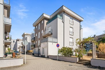 Cet appartement exceptionnel, mis en vente par FD Immo- Lux, est idéalement situé dans la charmante ville de Schifflange, au Luxembourg. Ce bel appartement contemporain, construit en 2013, offre une surface habitable de 86,52 m². Il dispose de deux chambres spacieuses, d'une salle de bain avec douche, parfaite pour répondre aux besoins d'une famille ou d'un couple cherchant un espace de vie confortable. Une cuisine ouverte  équipée facilite la préparation des repas tout en restant connecté avec vos invités. Parmi ses avantages notables, l'appartement comprend un balcon de 6 m². La commodité est assurée avec un parking intérieur, une cave. L'immeuble est équipé d'un ascenseur et d'une buanderie. Le bien jouit d'une efficacité énergétique classée D (82.7 kWh/m² an) avec une bonne isolation thermique (classe C).

Commodités à proximité: Situé dans un quartier résidentiel, l'appartement bénéficie d'une atmosphère paisible et conviviale. Schifflange offre d'excellentes installations éducatives pour les familles, ainsi que divers choix de shopping et de restauration pour tous les goûts. Les parcs locaux et espaces verts invitent à la relaxation et aux loisirs en plein air. Les soins médicaux sont facilement accessibles grâce aux centres de santé et pharmacies de proximité. En matière de transport, Schifflange est bien desservie, facilitant vos déplacements au quotidien.

Ne manquez pas cette opportunité exceptionnelle d'acquérir cet appartement à Schifflange! Pour planifier une visite, n'hésitez pas à nous contacter via le formulaire de contact ou par téléphone.