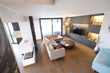 Maison individuelle, moderne et spacieuse à Gonderange - 200 m² habitables - terrain de 4.80 ares 

Située au 1, rue de l'École à Gonderange, cette maison individuelle construite en 2019/2020 offre un cadre de vie confortable et moderne, alliant prestations haut de gamme et efficacité énergétique (classe ABA). 

Caractéristiques principales : 
- Surface habitable : 200 m² 
- Surface totale : 282 m² (garage, chaufferie, terrasse bioclimatique incluse) 
- Terrain clos de 4,80 ares 
- Terrasse avec pergola bioclimatique et store électrique de 40m2 
- Toiture terrasse 
- Triple vitrage avec raffstore électrique (verre sécurit en RDC), hauteur plafond 
- Chauffage au sol, Pompe à chaleur Budérus 
- Parquet dans toutes les pièces de vie 
- Double flux avec climatisation intégrée (22°) 
- Panneaux solaires pour la production d'eau chaude 
- Système d'alarme Somfy 

Rez-de-chaussée : Un hall d'entrée avec vestiaire et WC, donnant accès à un grand espace de vie lumineux de 67 m², comprenant salon, séjour et cuisine ouverte entièrement équipée avec îlot central, ainsi qu'une cheminée au gaz entre le salon et le séjour. Mobilier sur mesure dans le salon et le séjour. Garage double (33 m²) avec local technique (9,6 m²). 
Étage : Un hall de nuit donnant sur la suite parentale (40 m²) avec dressing et salle de bains, 2 chambres avec placards coulissants intégrés (14,7 m² et 15,5 m²), et un bureau ou 4ème chambre (17 m²). Salle de douche, buanderie et WC indépendant. 
Extérieur : Terrasse bioclimatique de 40 m², fermée par stores électriques. 
Abri de jardin en aluminium. 
Baies vitrées hauteur plafond coulissantes avec accès à la terrasse. 
Terrain clos pour plus d'intimité. 

Une maison moderne, bien pensée et parfaitement équipée, offrant confort et performances énergétiques. 

Contact et visites : Arianna GHITTINO, téléphone : 691 205 573 Email : arianna@parkagence.lu