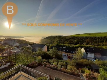 **** SOUS COMPROMIS DE VENTE ****<br><br>Magnifique maison jumelée par garage en parfait état et avec des finitions haut de gammes d\'une surface habitable de +/- 167 m2 (surface totale de +/- 335 m2) avec une vue imprenable sur le Château de Bourscheid et ceci dans une situation très calme (rue sans issue).<br><br>La maison datant de 2017 a été entièrement construite en \