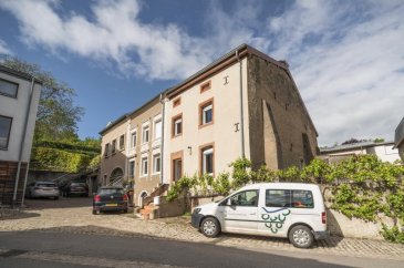 A Vendre Maison uni-familiale libre de 3 côtés avec Jardin à Wellenstein

Re/Max Real Estate Services vous propose en exclusivité cette maison uni-familiale libre de 3 côtés construite vers 1824, d'une surface totale d'environ 180m2 avec 120m2 de surface habitable. La disposition de la maison est la suivante: Au rez-de-chaussée vous trouvez une cuisine, la salle de bains avec WC, salon avec un accès directe à la terrasse et au jardin. À l'étage il y a 3 chambres ainsi que les escaliers menant au grenier extensible. La maison partiellement remise en état à des dates ultérieures (toiture, chauffage au gaz, double vitrage), cependant des travaux sont à prévoir. La propriété est située dans une rue calme au centre de Wellenstein. Terrain de 2,26 ares
Contact: Richard Frings
T: +352 621 763 232 E: richard.frings@remax.lu

Ref agence :5096310