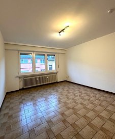Au coeur du quartier de Limpertsberg à Luxembourg-viille, à proximité de toutes les comodités, voici un agréable studio comprenant une pièce à vivre, une kitchenette séparée et une salle de douche ainsi qu'une petite cave.  
Pour de plus amples informations, vous pouvez joindre l'agence immobilière Newhouse au 621319510 ou à contact@new-house.lu  
Les honoraires de l'agence s'entendent HTVA.