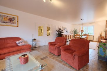 L'agence Chaves vous présente cette maison située à Grosbous. Avec 4 à 5 chambres à coucher et une surface habitable de 237,92m2 sur un terrain de 4,55ares, est composée comme suit:
Année de construction: 1812 
surface totale 322,28 m2

Au rez-de-chaussée: 
- Hall d'entrée
- cave / chambre + buanderie et salle de douche
- local de chauffage 3000L mazout
- Garage pour 1 voiture
- salon
- bureau

Au 1er étage:
- Hall
- grand living avec salle à manger + balcon
- WC séparé
- cuisine équipée + balcon
- bureau ou chambre à coucher
- débarras

2ème étage:
- Palier
- salle de douche + bain
- 4 chambres à coucher (16,5m2; 18,18m2; 13,96m2; 14,07m2)
- dressing 

- grenier aménageable de 28,27m2

De plus:
- double vitrage
- 6 emplacements extérieurs