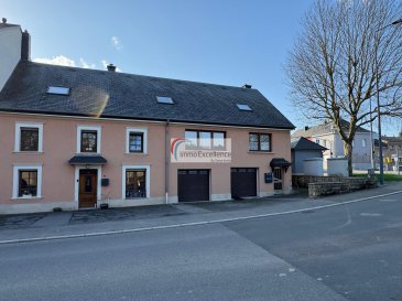 IMMO EXCELLENCE vous présente cette double bâtisse de caractère, protégée au niveau communal et dont les origines remontent à 1824.

Ce bien rare se compose de deux maisons indissociables, ayant conservé de nombreux éléments d'époque qui lui confèrent un charme authentique et une atmosphère unique.

La double bâtisse se compose de deux bâtiments, numéro 2 et numéro 4.

Ce bien immobilier dispose d'une surface habitable totale d'environ 297 m² ainsi que d'une surface utile totale  d'environ 449 m² sur un terrain de 6,84 ares.

Le bâtiment numéro 4 se compose d'une surface habitable d'environ 152 m2 et d'une surface utile d'environ 232 m2.

Cette habitation séduit par ses beaux volumes et son cachet ancien préservé.

Au rez-de-chaussée vous trouvez : Un hall d'entrée ( 6,35 m2 ) une magnifique cuisine équipée (19.98 m2 ), une chalereuse salle à manger ( 15 m² ), un spacieux double séjour ( 29.25 m2 ), une buanderie avec W.C. séparé ( 11.37 m2 ), un garage pour une voiture ( 17.75 m2 ), un débarras entre les maison 2 et 4 ( 6.83 m2 ), ainsi qu'un tour d'escalier vers le 1er étage. 

Au 1er étage vous trouvez : Un hall ( 3.08 m2 ), une chambre à coucher ( 21.60 m2 ), un dressing sinon bureau ( 14.83 m2 ), une deuxième chambre à coucher ( 14.93 m2 ), une salle de douche ( 11.32 m2 ), une troisième chambre à coucher ( 15.14 m2 ), ainsi qu'un tour d'escalier vers le grenier ( 45 m2 ) comprenant la chaudière à gaz.

Le bâtiment numéro 2 se compose d'une surface habitable d'environ 145 m2 ainsi que d'une surface utile d'envion 217 m2.

Au rez-de-chaussée du bâtiment numéro vous trouvez : Un hall d'entrée ( 5.94 m2 ), un garage ( 18.22 m2 ), une chaufferie   ( 4.35 m2 ), ainsi qu'un tour d'escalier vers le 1er étage ( 3.18 m2 ). 

Au 1?? étage vous trouvez : Un hall ( 4.45 m2 ), une cuisine équipée ( 14.26 m2 ), un séjour ( 12.97 m2 ), un deuxième hall ( 6.94 m2 ), un débarras ( 4.30 m2 ), une chambre à coucher ( 9.40 m2 ), une salle-de-bains ( 6.37 m2 ),  ainsi qu'un tour d'escalier vers le 2ème étage. 

Au 2ème étage vous trouvez : Un hall ( 6.50 m2 ), une spacieux chambre à coucher ( 35.71 m2 ), une deuxième chambre à coucher  ( 16.19 m2 ), une troisième chambre à coucher ( 12.53 m2 ), une salle-de-bains ( 4.57 m2 ), ainsi qu'un W.C. séparé ( 1.13 m2 ). La maison dispose encore d'un grenier ( 50 m2 ).

Idéal pour un revenu locatif immédiat ou une reconversion en logement indépendant / bureau / profession libérale.

Le jardin commun est arboré et entièrement aménagé. 

Ce bien immobilier ( numéro 2 et 4 ) dispose encore d'une spacieuse terrasse, ainsi que d'un abri de jardin.

Les deux bâtiments ont bénéficié de rénovations régulières entre 1970 et 2003.

Selon le PAG, la propriété se situe en zone mixte villageoise, permettant l'implantation d'un commerce ou l'exercice d'une profession libérale, offrant ainsi de multiples possibilités d'exploitation.

Un bien unique, mêlant histoire, charme et potentiel. 

À découvrir sans tarder !


IMMO EXCELLENCE präsentiert dieses charaktervolle Doppelgebäude, das auf kommunaler Ebene geschützt ist und dessen Ursprünge bis ins Jahr 1824 zurückreichen. 

Diese seltene Immobilie besteht aus zwei untrennbaren Häusern, die zahlreiche originale Elemente bewahren und ihr einen authentischen Charme sowie eine einzigartige Atmosphäre verleihen.

Das Doppelgebäude besteht aus zwei Gebäuden, Nummer 2 und Nummer 4.

Diese Immobilie verfügt über eine gesamt Wohnfläche von ca. 297 m² sowie eine gesamt Nutzfläche von ca. 449 m² auf einem Grundstück von 6,84 Ar.

Das Gebäude Nummer 4 verfügt über eine Wohnfläche von ca. 152 m2 und eine Nutzfläche von ca. 232 m2.

Diese Immobilie überzeugt durch ihre großzügigen Volumen und ihren erhaltenen historischen Charakter.

Im Erdgeschoss finden Sie: Eine Eingangshalle ( 6,35 m2 ), eine wunderschöne Einbauküche (19.98 m2 ), ein gemütliches Esszimmer ( 15 m² ), ein großzügiges Doppelliving ( 29.25 m2 ), eine Waschküche mit separatem W.C. ( 11.37 m2 ), eine Garage für ein Auto ( 17.75 m2 ), einen Abstellraum zwischen Haus 2 und 4 ( 6.83 m2 ), sowie ein Treppenhaus zum 1. Obergeschoss.

Im 1. Obergeschoss finden Sie: Eine Diele ( 3.08 m2 ), ein Schlafzimmer ( 21.60 m2 ), ein Ankleidezimmer oder Büro ( 14.83 m2 ), ein zweites Schlafzimmer ( 14.93 m2 ), ein Duschbad ( 11.32 m2 ), ein drittes Schlafzimmer ( 15.14 m2 ), sowie ein Treppenhaus zum Dachboden ( 45 m2 ) mit Gasheizung.

Das Gebäude Nummer 2 verfügt über eine Wohnfläche von ca. 145 m2 sowie eine Nutzfläche von ca. 217 m2.

Im Erdgeschoss des Gebäudes Nummer 2 finden Sie: Eine Eingangshalle ( 5.94 m2 ), eine Garage ( 18.22 m2 ), einen Heizungsraum ( 4.35 m2 ), sowie ein Treppenhaus zum 1. Obergeschoss ( 3.18 m2 ).

Im 1. Obergeschoss finden Sie: Eine Diele ( 4.45 m2 ), eine Einbauküche ( 14.26 m2 ), ein Wohnzimmer ( 12.97 m2 ), eine zweite Diele ( 6.94 m2 ), einen Abstellraum ( 4.30 m2 ), ein Schlafzimmer ( 9.40 m2 ), ein Badezimmer ( 6.37 m2 ), sowie ein Treppenhaus zum 2. Obergeschoss.

Im 2. Obergeschoss finden Sie: Eine Diele ( 6.50 m2 ), ein geräumiges Schlafzimmer ( 35.71 m2 ), ein zweites Schlafzimmer ( 16.19 m2 ), ein drittes Schlafzimmer ( 12.53 m2 ), ein Badezimmer ( 4.57 m2 ), sowie ein separates W.C. ( 1.13 m2 ). Das Haus verfügt außerdem über einen Dachboden ( 50 m2 ).

Ideal für sofortige Mieteinnahmen oder eine Umnutzung in eine unabhängige Wohneinheit / Büro / freiberufliche Tätigkeit.

Der gemeinsame Garten ist bepflanzt und vollständig angelegt.

Diese Immobilie ( Nummer 2 und 4 ) verfügt außerdem über eine großzügige Terrasse sowie ein Gartenhaus.

Beide Gebäude wurden zwischen 1970 und 2003 regelmäßig renoviert.

Laut PAG befindet sich die Immobilie in einer gemischten Dorfzone, die die Ansiedlung eines Geschäfts oder die Ausübung einer freiberuflichen Tätigkeit ermöglicht und somit vielfältige Nutzungsmöglichkeiten bietet.

Eine einzigartige Immobilie, die Geschichte, Charme und Potenzial vereint.

Besichtigung lohnt sich!


IMMO EXCELLENCE presents this characterful semi-detached building, protected at municipal level and dating back to 1824.

This rare property consists of two inseparable houses that have retained numerous period features, giving it authentic charm and a unique atmosphere.

The double property consists of two buildings, number 2 and number 4.

This property offers a total living area of approximately 297 m² as well as a total usable area of approximately 449 m² on a plot of 6.84 ares.

Building number 4 offers a living area of approximately 152 m2 and a usable area of approximately 232 m2.

This home impresses with its generous volumes and its preserved historic character.

On the ground floor you will find: An entrance hall ( 6,35 m2 ), a magnificent fully equipped kitchen (19.98 m2 ), a warm dining room ( 15 m² ), a spacious double living room ( 29.25 m2 ), a laundry room with separate W.C. ( 11.37 m2 ), a garage for one car ( 17.75 m2 ), a storage room between house 2 and 4 ( 6.83 m2 ), as well as a staircase leading to the 1st floor.

On the 1st floor you will find: A hall ( 3.08 m2 ), a bedroom ( 21.60 m2 ), a dressing room or office ( 14.83 m2 ), a second bedroom ( 14.93 m2 ), a shower room ( 11.32 m2 ), a third bedroom ( 15.14 m2 ), as well as a staircase leading to the attic ( 45 m2 ) including the gas boiler.

Building number 2 offers a living area of approximately 145 m2 as well as a usable area of approximately 217 m2.

On the ground floor of building number 2 you will find: An entrance hall ( 5.94 m2 ), a garage ( 18.22 m2 ), a boiler room ( 4.35 m2 ), as well as a staircase leading to the 1st floor ( 3.18 m2 ).

On the 1st floor you will find: A hall ( 4.45 m2 ), a fully equipped kitchen ( 14.26 m2 ), a living room ( 12.97 m2 ), a second hall ( 6.94 m2 ), a storage room ( 4.30 m2 ), a bedroom ( 9.40 m2 ), a bathroom ( 6.37 m2 ), as well as a staircase leading to the 2nd floor.

On the 2nd floor you will find: A hall ( 6.50 m2 ), a spacious bedroom ( 35.71 m2 ), a second bedroom ( 16.19 m2 ), a third bedroom ( 12.53 m2 ), a bathroom ( 4.57 m2 ), as well as a separate W.C. ( 1.13 m2 ). The house also benefits from an attic ( 50 m2 ).

Ideal for immediate rental income or conversion into an independent dwelling / office / liberal profession.

The shared garden is landscaped and fully arranged.

This property ( number 2 and 4 ) also features a spacious terrace as well as a garden shed.

Both buildings have undergone regular renovations between 1970 and 2003.

According to the PAG, the property is located in a mixed village zone, allowing the establishment of a commercial activity or the exercise of a liberal profession, thus offering multiple possibilities of use.

A unique property combining history, charm and potential.

A must-see!