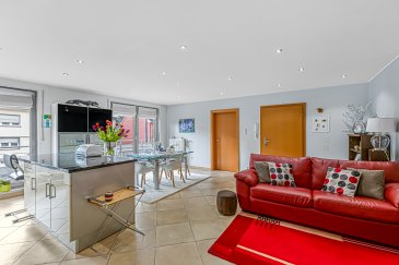 En Exclusivité, ImmoHouse vous propose ce superbe appartement 2 chambres idéalement situé à Luxembourg-Muhlenbach.

Au 1er étage d'une résidence soignée avec ascenseur cet appartement coup de coeur de 78,12m² se compose de :

- Un agréable hall d'entrée
- Un grand salon/salle à manger très lumineux avec balcon 
- Une cuisine équipée ouverte sur la pièce de vie
- Deux grandes chambre à coucher 
- Une salle de bain avec wc 

A cela s'ajoutent:
- Un parking intérieur privatif
- Une cave privative
- Une buanderie

Un magnifique objet à découvrir ...

Infos et visites sur rdv