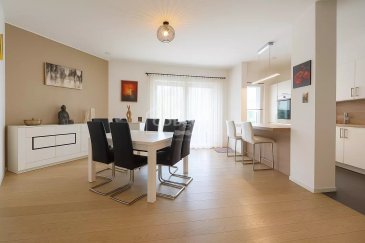 Profitez des nouvelles mesures de soutien à l’achat immobilier, valables jusqu’au 30/06/2025, pour concrétiser votre projet !
Situé dans une résidence de standing avec ascenseur, ce magnifique appartement de 112 m² vous séduira par son confort, sa luminosité et son agencement optimal.
Caractéristiques principales :
Surface : 112 m²
Balcons spacieux : ensoleillé
Séjour : Grand espace de vie baigné de lumière naturelle
Cuisine : Entièrement équipée et fonctionnelle
Chambres : 3 chambres confortables
WC séparé
Salle de bain : avec WC intégré
Buanderie commune avec local équipé d’étendoirs
Garage : 1 emplacement intérieur
 Connexion : Fibre optique
***Points forts***
Panneaux photovoltaïques 
Ascenseur dans la résidence
Résidence sécurisée & bien entretenue
Localisation idéale :
À proximité immédiate des commerces, écoles, et transports en commun
Accès rapide aux pistes cyclables & espaces verts
Parfait pour une famille ou profession libérale à la recherche d’un bien de qualité dans un cadre agréable et verdoyant.
***Contactez-nous dès maintenant pour organiser une visite !***
***Ce bien vous intéresse, vous souhaitez d’avantage d'informations. N'hésitez pas à nous contacter au (+352) 28 80 28 80 ou par mail : cdbimmo@cdbgest.lu
***Si vous souhaitez vendre ou louer votre bien, profitez de notre expérience et de notre parfaite connaissance du marché au Luxembourg. Nous vous offrons une estimation personnalisée avec une réelle expertise.
***CDBgest est membre de la Chambre immobilière du Grand-Duché de Luxembourg (seul organisme accrédité par l'Etat pour la certification des agents immobiliers), et membre de la Chambre de Commerce de Luxembourg, gages de qualité.
****Découvrez tous nos autres biens sur www.cdbimmo.lu****