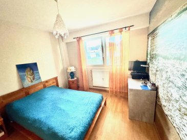 METZ  APPARTEMENT F3 : 156 000 EUR FAI .  A SAISIR  Appartement de type F3 d'une surface d'environ  68 m2 situé au rez-de-chaussée comprenant entrée,  cuisine équipée ouverte sur séjour, deux chambres, salle de bains, wc, cave, parking privatif   
 Contact : Bernard BLOCH  06.150.144.36