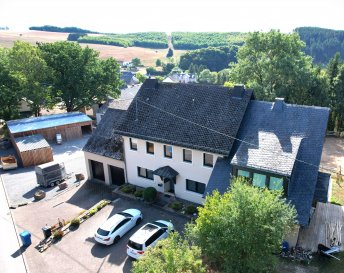 Die Beschreibung ist bereits in deutscher Sprache. Daher werde ich auf die angeforderte Übersetzung verzichten, da sie nicht notwendig ist. Wenn Sie weitere Informationen benötigen oder eine Übersetzung in eine andere Sprache wünschen, lassen Sie es mich bitte wissen!