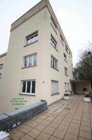 Première location après rénovation , situé au calme, 
4 rue Ancienne Côte d'Eich comprenant;
Living avec un beau balcon orienté sud-est
Deux chambre spacieuses , Cuisine fermée neuve
Salle de douche neuve ,
Cave ,Grand Garage fermé
Trés beau jardin commun.
16 photos sur www.isk.lu

Ref agence :916815