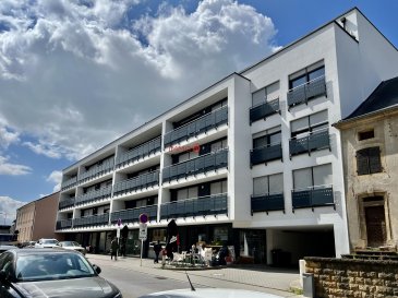 Immo Losch vous propose en location ce bel appartement lumineux aux finitions soignées de 56m2 au dernier étage d\'une résidence au coeur de Kayl.<br><br>L\'appartement se compose comme suit : <br><br>Cuisine ouverte sur pièce à vivre avec placard encastrés - WC séparé - Chambre à coucher - Salle de douche <br><br>Orientation Ouest avec vue dégagée sur parc.<br><br>L\'appartement dispose d\'un emplacement intérieur et d\'une cave privée au sous-sol.<br><br>Une buanderie et local à vélo sont disponibles dans les parties communes.<br><br>Loyer : 1480,-€<br>Charges : 220,-€/mois (eau, chauffage, entretien des communs) <br><br>Disponibilité à convenir.<br><br>Pour toute information supplémentaire, n\'hésitez pas à nous contacter au +352 26532611 ou par e-mail au info@immolosch.lu!