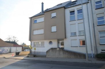 Ce bel appartement 1 chambre, au rez-de-chaussée d’une résidence récente (2013) et bien tenu, déploie une surface habitable de ±66m². Le Kirchberg est à une dizaine de minutes de l’appartement situé à Contern, village disposant de toutes les commodités, (Boulangerie, épicerie, banque…). Une zone commerciale avec supermarchés est à quelques minutes également. L’appartement se compose comme suit :

Au rez-de-chaussée : Un hall d’entrée avec vestiaire intégré donne sur le un grand et lumineux séjour de ±27m² ; une baie vitrée coulissante donne sur une terrasse de ±28m² exposée plein sud ; une cuisine séparée de ±9m² comprenant lave-vaisselle, four, plaque vitrocéramique, frigo, congélateur, hotte et nombreux rangements ; une chambre de ±14m² avec sa salle de bain de ±5m² (double vasque, baignoire/douche et sèche-serviette) ; une toilette séparée avec lavabo.

Au 1er sous-sol : Une cave de ±5m² ; un emplacement dans une buanderie commune ; une place de parking dans garage fermé.

Généralités :

Double vitrage, volets manuels, bonne isolation phonique ;
Passeport énergétique : B-B ;
Proche de Luxembourg-ville ;
Proche des commerces ;
Idéal pour une personne seule ou un couple ;

Loyer : 1500-€ - Charges : 280-€ (Hors électricité et internet) ;
Garantie locative : 3 mois de loyer ;
Disponible à partir 1er Mars 2021 ;
Bail de 2 ans minimum;
Frais d’agence ; 1 mois de loyer + TVA 17% ;

Agent responsable : Pierre-Yves Béchet
Tél : +352 621 654 086
Email : Pierre-Yves@vanmaurits.lu
