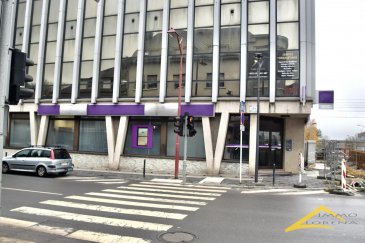 Votre agence IMMO LORENA de Pétange, partenaire de la CHAMBRE IMMOBILIERE DE Luxembourg, vous propose en toute exclusivité un LOCAL ou des BUREAUX à louer à RODANGE :

Location de l’ensemble rdc et R-1 pour un loyer de 6.400 € hors charges. Loyer de 4.200 € pour le rdc et de 2.200 € pour le sous-sol.
ou
Location du RDC uniquement : partie R-1 divisée en cellules de bureaux (6 à 7 bureaux) de +/− 14 m².
Le loyer varie entre 400 et 500 euros charges comprises (eau, électricité, chauffage) selon les locaux.
 
Possibilité de faire quelques aménagements en fonction de l’activité exercée. 
 
Caution : 6 mois de garantie 
Les bureaux seront libres à compter du 31/05/2023 
 
Possibilité de louer des places de parking en sous-terrain, en face à la résidence Tokyo au prix de 110 euros/mois.

Pour tout contact:
Joanna RICKAL: +352 621 36 56 40
Vitor Pires:+352 691 761 110

L'agence ImmoLorena est à votre disposition pour toutes vos recherches ainsi que pour vos transactions LOCATIONS ET VENTES au Luxembourg, en France et en Belgique. Nous sommes également ouverts les samedis de 10h à 19h sans interruption.