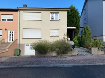                          COMPROMIS DE VENTE EN COURS 

LUX-PRO-IMMO vous propose en exclusivité cette belle maison libre 3 façades idéalement située à Pontpierre, au calme et dans une rue sans issue.

Erigée sur un beau terrain plat de 5 ares et composée comme suit:

Sous-sol: Salle de douche, surfaces de rangement et stockage, buanderie avec sortie vers la terrasse et le jardin. Garage pour 2 voitures.

Rez-de-chaussée: Hall d'accueil, living/salle à manger avec feu ouvert et cuisine indépendante avec accès à la terrasse et au jardin.

Etage: 3 chambres à coucher de 21 m²; 16m² et 11m² et salle de bains.

Combles: Espace mansardé aménageable avec dalle en béton au sol, charpente et poutres apparentes.

Fenêtres pvc double vitrage;
Toiture en excellent état;
Chaudière Buderus alimentée au mazout / arrivée de gaz installée dans le garage.

Travaux de rénovations à prévoir.

Pout tout renseignement complémentaire ou visite des lieux veuillez contacter: Agnès Esteves tél: 621 52 88 77/ a.esteves@luxproimmo.lu ou 
Carlos Marques tél: 661 26 50 22 / info@luxproimmo.lu
