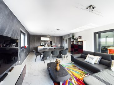 A vendre 
Magnifique Penthouse de 133 m2 avec accès privatif par ascenseur disposant de belles 2 terrasses, une à l'est de 29,18 m2 et la deuxième à l'ouest de 54,36 m2 avec pergola.
Cuisine haut de gamme entièrement équipée avec îlot central ouverte sur une grande pièce de vie pour un total de 48,5 m2. 
3 belles chambres à coucher, dont une avec salle de bains, baignoire balnéo privative
Salle de douche avec WC séparé, 
WC séparé,
Pour compléter le bien:
Cave privative
2 emplacements intérieur.

Buanderie commune, local vélo et poubelles.

Caractéristiques techniques : triple vitrage, volets électriques, vidéophone, chauffage au sol, VMC, climatisation.

Vue dégagée

Clôture des travaux et première occupation du Penthouse en 2020. 

Commission d'agence à charge des vendeurs.

Contact: Sonia Alexandra: 661 39 89 00 
Pascal: 661 266 7125 
mail: info@passion-immo.lu