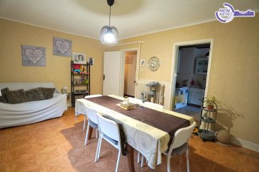 New keys vous propose en exclusivité à la vente ce charmant appartement de 78 m2 avec jardin, situé au 1ier étage d'une copropriété à Thill, à proximité immédiate de la frontière luxembourgeoise et de toutes les commodités.

Composition :
- Hall d'entrée;
- Séjour lumineux;
- Cuisine indépendante équipée;
- Salle de bains avec douche;
- 3 Chambre de 14 m²;

Espaces annexes :
- Une cave privative

Un grand jardin vient s'ajouter à cet ensemble, avec un espace de stockage supplémentaire.  

Contactez-nous au +352 27 99 86 23 ou au +352 661 120 388 ou par e-mail : pvieira@newkeys.lu pour toute information complémentaire ou pour organiser une visite.

Les prix s'entendent frais d'agence inclus dans le prix et payable par le vendeur.

Nous recherchons en permanence pour la vente et pour la location, des appartements, maisons, terrains à bâtir pour notre clientèle déjà existante.

N'hésitez pas à nous contacter si vous avez un bien pour la vente ou la location.

Estimation gratuite.

**** Découvrez tous nos autres biens sur notre site **** www.newkeys.lu