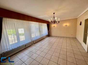 Nous vous proposons en exclusivité une maison mitoyenne des années 60, bien entretenue, située dans le quartier recherché de Bourgrund à Esch-sur-Alzette, dans un environnement calme et verdoyant.

La maison se compose comme suit :
Une cuisine équipée avec accès direct à la terrasse, une petite salle à manger, un salon,
trois chambres à coucher, une salle de bains.
Un grenier offrant un beau potentiel et peu été aménagé en chambre supplémentaire.
Le bien dispose également d'une buanderie, d'une cave, d'un WC Séparé, d'un jardin d'un garage et de deux emplacements extérieurs 
Cette maison représente une belle opportunité pour une famille à la recherche de tranquillité tout en restant proche des commodités.

Pour toute demande de visite ou informations complémentaires, n'hésitez pas à nous contacter au 265341 ou directement notre agent Mme VAZ au 621 283 844 ou par mail au
 lisa.vaz@cl-immo.lu