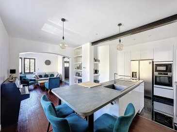 Magnifique Maison de Maître à Beggen, rénovée en 2024 avec un charme authentique et des prestations modernes haut de gamme.

Située dans le quartier recherché et résidentiel de Beggen, cette élégante maison de maître construite en 1925 a fait l’objet d’une rénovation complète en 2024. Elle séduit par son cachet préservé, ses volumes harmonieux et ses finitions contemporaines de grande qualité.

Implantée dans un environnement agréable, à proximité immédiate des transports en commun, des écoles, des commerces et des axes principaux, cette propriété offre un cadre de vie idéal alliant tranquillité et accessibilité.

Offrant une surface habitable d’environ 160 m² pour une surface utile d’environ 220 m², cette maison se distingue par ses espaces lumineux, ses 4 chambres confortables, ses 3 salles de bain, son jardin privatif soigneusement aménagé et un garage.

Description détaillée:

- Rez-de-chaussée:
- Hall d'entrée avec WC séparé
- Cuisine moderne équipée avec îlot central
- Espace de vie ouvert comprenant un séjour lumineux
- Salle à manger conviviale et lumineuse avec accès direct au jardin, idéale pour prolonger les moments de vie vers l’extérieur

Étage:

- Hall de nuit
- 3 chambres à coucher
- Salle de bain avec baignoire, vasque, WC et fenêtre

2ème étage:
- Hall de nuit
-Suite parentale avec dressing
- Salle de bain avec douche, WC et fenêtre

Sous-sol:

- Buanderie
- Cave
- Espace bien-être avec spa
- Garage

Extérieur:

- Jardin privatif agréable

Caractéristiques additionnelles:

- Les meubles peuvent être laissés dans la maison, offrant ainsi une solution clé en main selon les besoins de l’acquéreur
- Rénovation complète en 2024
- Aucun travaux à prévoir
- Matériaux de qualité et finitions soignées
- Cachet de l’ancien préservé (maison de 1925)
- Environnement calme et résidentiel

Disponibilité immédiate à l'acte.

Visites possibles en semaine et le samedi.

Pour toutes informations contactez-nous au 621 391 355

Estimation de votre bien (sous 48h), contactez-nous 352 26 311 992 ou sur info@immocontact.lu.

 ---------- 
Magnificent mansion in Beggen, renovated in 2024, combining authentic charm with high-end modern amenities.

Located in the sought-after residential neighborhood of Beggen, this elegant mansion, built in 1925, underwent a complete renovation in 2024. It captivates with its preserved character, harmonious proportions, and high-quality contemporary finishes.

Set in a pleasant environment, in close proximity to public transportation, schools, shops, and major thoroughfares, this property offers an ideal living environment combining tranquility and accessibility.

With a living area of approximately 160 m² and a total floor area of approximately 220 m², this home stands out for its bright spaces, 4 comfortable bedrooms, 3 bathrooms, a carefully landscaped private garden, and a garage.

Detailed description:

- Ground floor:
- Entryway with separate toilet
- Modern, fully equipped kitchen with a central island
- Open living area featuring a bright living room
- Cozy and bright dining room with direct access to the garden, perfect for extending your time outdoors

First floor:

- Night area
- 3 bedrooms
- Bathroom with bathtub, sink, toilet, and window

Second floor:
- Landing
- Master suite with walk-in closet
- Bathroom with shower, toilet, and window

Basement:

- Laundry room
- Cellar
- Wellness area with spa
- Garage

Exterior:

- Pleasant private garden

Additional features:

- Furniture can be left in the house, offering a turnkey solution tailored to the buyer’s needs
- Completely renovated in 2024
- No work required
- High-quality materials and meticulous finishes
- Historic charm preserved (1925 house)
- Quiet, residential neighborhood

Available immediately upon closing.

Viewings available weekdays and Saturdays.

For more information, contact us at 621 391 355

For a property valuation (within 48 hours), contact us at 352 26 311 992 or via info@immocontact.lu.