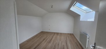 Charmant appartement au 2ème et dernier étage composé une entrée, une cuisine équipée, une chambre, salle d'eau et WC séparés. Garage.