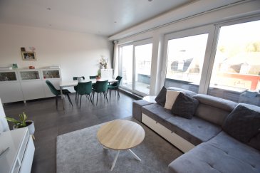 ImmoHouse vous propose ce charmant appartement 2 chambres de CONSTRUCTION 2017 classe energetique C-C idéalement situé à Pétange.

Au troisième étage d'une résidence soignée avec ascenseur ce bel appartement lumineux de 70,12m² se compose de:

-Un agréable hall d'entrée  
-Un salon/salle à manger avec balcon  
-Une cuisine équipée ouverte sur la pièce de vie  
-Deux chambres à coucher dont une avec balcon  
-Une salle de bain avec wc  

A cela s'ajoutent:  
-Un garage fermé  
-Une cave privative  
-Une buanderie  

Contactez nous pour plus d'informations.