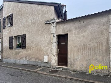 maison de ville F5 avec terrasse en parfait état .  Proche place Duroc, au calme, decouvrez cette maison de ville en trés bon état comprenant au rdc : hall, buanderie, salle d'eau avec WC, cuisine équipée, salon / séjour . A l'étage : 3 chambres, salle de bains et WC - terrasse de 21 m2
 Les informations sur les risques auxquels ce bien est exposé sont disponibles sur le site Géorisques : www.georisques.gouv.
