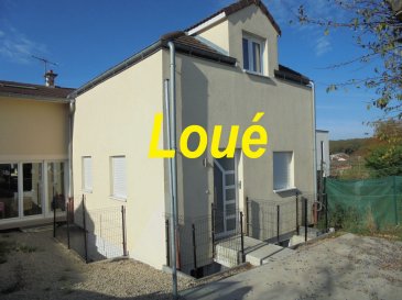 Tempocasa vous propose une belle maison de 150m² à louer à Himeling ( 5 Min de la frontière luxembourgeoise).

Elle se compose ainsi:

RDC
- Hall d'entrée
- Salon/séjour
- Cuisine équipée ouverte
-  WC séparé

Au 1er étage:
- Salle de douche  avec wc et douche italienne
- 2 chambres

Au Sous sol:
- 2 chambres
- Salle de bain avec toilette

- 2 Parkings extérieurs
- Petite cour commune

Pour plus d'informations contactez-nous au 26543148. 

Ref agence :5939622