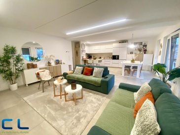 Nous vous proposons ce bel appartement de 91 m2., situé au premier étage d'une petite résidence de trois unités. 
Construction de 2021.

Il est composé d'une belle cuisine équipée ouverte sur le salon et donnant accès au balcon, 
de deux chambres à coucher, 
d'une salle de douche 
et d'un emplacement extérieur pour une voiture. 

Situation calme restant au centre-ville et proche de toutes commodités. 

Pour toute demande de visite ou informations complémentaires, n'hésitez pas à nous contacter au 265341 ou directement notre agent Mme VEIGAS au 621 505 621 ou par mail au cristina.veigas@cl-immo.lu

Les frais d'agence sont compris dans le prix de vente et à charge du vendeur.