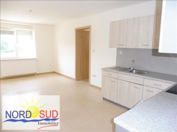 T2 Bis - 56m². PETIT REDERCHING~ Appartement de type T2 bis comprenant  une cuisine équipée avec salle à manger, une chambre, salon, salle d'eau avec meuble et douche, wc individuels, cave, parking, garage.
~Loyer 490 euros + 50 euros d'avance sur charges (charges= parabole, entretien et éclairage des communs, entretien chaudière, eau froide), disponible au 1er avril 2026

Les informations sur les risques auxquels ce bien est exposé sont disponibles sur le site Géorisques : www.georisques.gouv.fr

Contact Nord sud immobilier~
Rohrbach les Bitche, Sarreguemines, Diemeringen ou Bitche 03 72 64 01 02