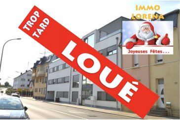 L'agence IMMOLORENA de Pétange a choisi pour vous un appartement à Pétange de 73 m2 au deuxième étage avec ascenseur, à proximité des commerces, transports en commun et toutes commodités, il se compose comme suit:

-Un hall d'entrée de 2 m2.
- Un couloir 5 m2.
- Une chambre de 14 m2
- Une deuxième chambre de 18 m2.
- Un salon et une cuisine ouverte de 27 m2 donnant accès au balcon de 5,93 m2
- Une salle de bain avec douche italienne de 4,37 m2.
- Un WC séparé de 2,33 m2.

Une cave privative de 5,73 m2
Un grand jardin commun
Un emplacement intérieur pour une voiture.

Disponible à partir du 15 juillet 2020


Pour tout contact:

Kevin Dos Santos: +352 691 318 013
Joanna Corvina +352 621 36 56 40
Vitor Pires: +352 691 761 110

L'agence ImmoLorena est à votre disposition pour toutes vos recherches ainsi que pour vos transactions LOCATIONS ET VENTES au Luxembourg, en France et en Belgique. Nous sommes également ouverts les samedis de 10h à 19h sans interruption.