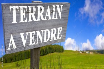 Terrain à bâtir de 283 m² à Born ? Permis de bâtir obtenu pour maison individuelle

À deux pas de la Sûre, sur la Haaptstrooss à Born (commune de Rosport-Mompach), ce terrain de 283 m² (parcelle cadastrale 39/4699, section MF de Born) vous permet de construire votre maison individuelle dans un environnement calme et recherché, à proximité immédiate de la piste cyclable longeant la rivière. Le terrain comprend une construction existante (garage) dont la démolition est intégrée au permis de bâtir obtenu.

Le projet retenu (permis de bâtir du 25/11/2025, conçu par le bureau d'architecture gap ? office for architecture + design) illustre le potentiel de la parcelle :

Rez-de-chaussée : garage/parking couvert (2 véhicules, ± 50 m²), local rangement vélos/poubelles (± 23 m²), hall d'entrée, séjour/cuisine ouvert donnant sur une terrasse

1er étage : suite parentale (± 19 m²), deux chambres (± 13 m² chacune), deux salles de bains (± 7 m² et ± 4 m²), hall de nuit

Combles : vaste espace grenier non aménagé (± 59 m²), avec potentiel d'aménagement complémentaire

Toiture à deux pans, tuiles gris foncé, façade enduite, chauffage par pompe à chaleur

Ce projet clé en main est déjà validé administrativement (démolition de l'existant comprise), ce qui vous fait gagner un temps précieux dans vos démarches ? vous restez libre d'adapter les plans avec votre propre architecte. Pour vous donner une vision complète du budget, le coût de construction de cette maison (sur base du projet présenté) est estimé à 555.000 € TVA mixtes incluses, soit un budget global indicatif d'environ 921.000 € terrain + construction.

**Informations pratiques**

Type de bien : Terrain à bâtir (avec construction existante à démolir)

Localisation : 82, Haaptstrooss, L-6661 Born (Rosport-Mompach)

Surface du terrain : 283 m²

Prix du terrain : 366.000 €

Coût de construction estimatif (maison ci-dessus) : 555.000 € TVA mixtes incluses

Budget global indicatif (terrain + construction) : ? 921.000 €

Permis de bâtir : obtenu (démolition de l'existant + nouvelle construction), disponible sur demande

Classe énergétique/isolation : sans objet pour le terrain nu ? s'appliquera au bâtiment à construire (projet indicatif ci-dessus, plans transmis sur demande)

Contactez-moi en message privé ou par e-mail : micheli@groupemoschetta.com