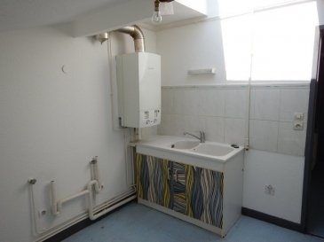 St Nicolas de port centre, au 2ème étage d’une petite copropriété Beau T3 de 61.37 m² avec parking privatif comprenant grand salon séjour, cuisine séparé , 2 chambres, wc ,salle de bains, chauffage individuel gaz ,double vitrage pvc récent. Libre de suite
DPE vierge
Loyer 450€ + charges 50€ comprenant eau froide, OM, électricité des communs (provisions donnant lieu à régularisation annuelle)
Dépôt de garantie 450€
Honoraires d’agence 450€ ttc bail et état des lieux inclus
Acheter Autrement Immobilier.


