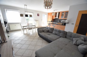 En Exclusivité ImmoHouse vous propose ce bel appartement 2 chambres idéalement situé à Niederkorn.

Au sein d'une résidence soignée avec ascenseur cet appartement très lumineux de 75m² se compose de :

- Un agréable hall d'entrée
- Un grand salon/salle à manger très lumineux avec balcon
- Une cuisine équipée ouverte sur la pièce de vie
- 2 chambres à coucher dont une avec balcon
- Une salle de bain avec wc et fenêtre

A cela s'ajoutent :
- Un parking intérieur privatif
- Une cave
- Une buanderie

Un superbe objet à découvrir..

Infos et visites sur rdv