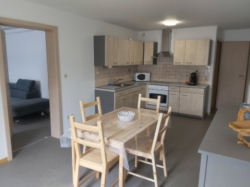 T2 meublé avec terrasse, garage. Petit Rederching -Très beau logement  T2 / T3 en rez de chaussée de 56 m². 
Il se compose d'une cuisine équipée ouverte sur salle à manger, salon, 1 chambre à coucher, salle d'eau, terrasse privative, garage et parking. 
Loyer 610 euros + 50 euros de charges. disponible au début mai 2026

Contact Nord Sud Immobilier à Rohrbach les Bitche, bitche, Diemeringen ou Sarreguemines au  Au 03 72 64 01 02