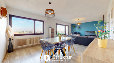 EXCLUSIVITÉ   Dernier étage   Vue exceptionnelle sur Metz et.  EXCLUSIVITÉ   Dernier étage   Vue exceptionnelle sur Metz et sa Cathédrale   Balcon sud   Parking
  
 METZ DEVANT-LES-PONTS   Rue Daga
 Situé au 7ème et dernier étage avec ascenseur d'une résidence sécurisée et parfaitement entretenue, cet appartement lumineux de 77 m2 bénéficie d'un emplacement idéal à proximité immédiate des accès A31 et A4, des transports et des commerces, tout en offrant une vue panoramique exceptionnelle sur la ville de Metz et sa cathédrale.
 Dès l'entrée, vous découvrez un hall avec placard intégré desservant une belle pièce de vie de plus de 30 m2. Cet espace s'ouvre sur un balcon de 12 m2 exposé plein sud, parfait pour profiter pleinement de la vue.
 La cuisine, entièrement équipée (réfrigérateur-congélateur, plaque induction, hotte, four, lave-vaisselle), est complétée par un cellier attenant, idéal pour le rangement et l'organisation du quotidien.
 L'espace nuit se compose de deux chambres, dont une avec dressing, d'une salle d'eau aménagée avec cabine de douche et d'un WC séparé.
 En complément, vous bénéficiez d'une cave et d'une place de parking sécurisée au sein de la résidence.
  
 Caractéristiques techniques :  Chauffage collectif, Double vitrage, Volets motorisés , Fibre, Cuisine et salle d'eau aménagées.
  
 Nombre de lots : 56 lots principaux (119 au total)
 Quote-part charges annuelles : 3284 EUR
 Informations complémentaires : Des travaux de copropriété ont été votés, incluant notamment le raccordement au chauffage urbain prévu pour décembre 2026, permettant à terme une amélioration de la performance énergétique du bien. Ces travaux sont à la charge du vendeur et n'impacteront pas le futur propriétaire.
 DPE : E/E Estimation des coûts annuels d'énergie du logement Les coûts sont estimés en fonction des caractéristiques de votre logement et pour une utilisation standard sur 5 usages (chauffage, eau chaude sanitaire, climatisation, éclairage, auxiliaires) voir p.3 pour voir les détails par poste. entre 1 860 EUR et 2 550 EUR par an. Prix moyens des énergies indexés sur les années 2021, 2022, 2023 (abonnements compris) conformément à l'arrêté du 31 mars 2021 en vigueur lors de l'établissement du DPE
  
 Honoraires charge acquéreur inclus (5%)