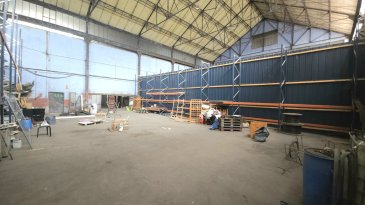 Hangar - 410 M2.  VAL-DE-BRIEY : Un hangar de 410M2 avec 12 mètres de hauteur sous plafond. Une grande entrée de 3,5 mètres de large et 5 mètres de haut. Idéal pour stockage, hivernage, mécanique. Possibilité de découper en plusieurs lots de 100 M2 chacun et de réaliser une seconde entrée.
 Bien non soumis au DPE.
 Honoraires d'agence charge vendeur.
 Contact : Gay Alexandre au 07 82 10 11 91
