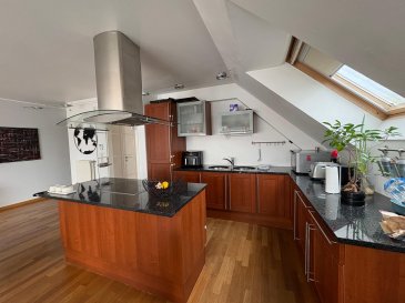 Magnificent duplex apartment ideally located in the municipality of Reckange-sur-Mess.

3 bedrooms - 1 large living room - kitchen with access to the south-facing balcony.

1 separate toilet - 1 storage room - two basement parking spaces

Available in July 2026.