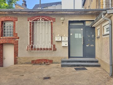 DIFFERDANGE

BUREAU À LOUER

Elsa'Home vous propose à la location ce bureau idéalement situé au centre de Differdange, offrant un emplacement pratique et facilement accessible.

Le bureau se compose d'un espace de travail ainsi que d'un WC séparé.

Sa situation centrale permet de bénéficier de la proximité immédiate des commerces, services et transports en commun, offrant un cadre pratique pour l'exercice d'une activité professionnelle.

Pour toutes questions ou demandes d'informations, n'hésitez pas à nous contacter, nous serons toujours à votre service.

Agence ELSA'HOME à votre écoute pour la concrétisation de vos projets en toute confiance.

-----------------------------------------------------------

DIFFERDANGE 

OFFICE FOR RENT

Elsa'Home is offering this office for rent, ideally situated in the centre of Differdange, in a convenient and easily accessible location.

The office comprises a workspace and a separate toilet.

Its central location means you can benefit from being right next to shops, services and public transport, providing a practical setting for running a business.

If you have any questions or would like further information, please do not hesitate to contact us; we are always here to help.

ELSA'HOME is here to support you in bringing your projects to life with complete confidence.