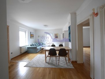 !!!!!!VENDU !!!!!!
Bel appartement d'environ 75m2 situé à Luxembourg-Bonnevoie avec jardin !

Situé au 1er étage d'une copropriété de seulement 3 unités, le bien se présente de la manière suivante:

-Living spacieux et lumineux
-Cuisine séparée et équipée
-2 Chambres
-Salle de bain complète avec douche, baignoire, toilettes et évacuation pour la machine à laver
-Cave privative 
-JARDIN PRIVATIF de 115m2

N'hésitez pas à nous contacter au 352 691 216 830 ou par mail smarrocco@newkeys.lu pour plus d'informations.

Nous recherchons en permanence pour la vente et pour la location, des appartements, maisons, terrains à bâtir pour notre clientèle déjà existante.
N'hésitez pas à nous contacter si vous avez un bien pour la vente ou la location.
Estimation gratuite.

COVID: Pour votre sécurité, nos visites sont effectuées avec des masques.
Les prix s'entendent frais d'agence inclus dans le prix et payable par le vendeur.




Ref agence : 5003484