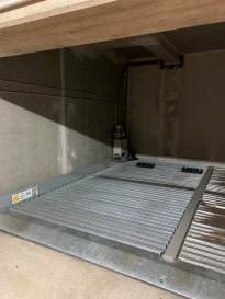 Guillaume Bisdorff Immobilière vous propose en location :

Parking intérieur à louer à Luxembourg-Belair.

À louer : une place de parking intérieure de 14,16 m² (Parklift entièrement révisé) dans une résidence située au 6, rue de l'Ouest, L-2273 Luxembourg-Belair.

Restrictions :
- Poids : 2.000 kg
- Longueur : 5 m
- Largeur : 2,5 m
- Hauteur : 1,75 m

Disponibilité : immédiate
Loyer : 170 € / mois

Durée du bail : minimum 3 mois, avec tacite reconduction.

La commission d'agence est à charge du locataire et s'élève à un mois de loyer + 17 % de TVA.

Pour tout renseignement complémentaire, veuillez contacter le +352 269 007-1 (LUX, EN, FR, DE).