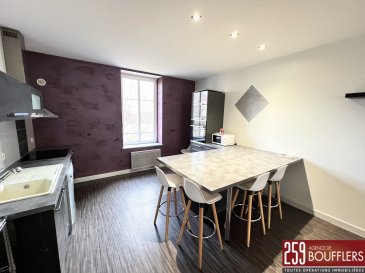 APPARTEMENT 3 PIECES - NANCY/MON DESERT.  Venez découvrir à NANCY, secteur MON DESERT, cet appartement de 3 pièces principales, d'une surface de 65.05m2, situé au premier étage d'un petit immeuble. Offrant : un dégagement desservant une cuisine équipée ouverte sur une pièce de vie (totalisant 26.89m2), deux chambres (10.08m2 et 12.30m2) et une salle d'eau avec WC. Cellier privatif. Cave privative au sous-sol de 12.05m2. Chauffage individuel électrique. Idéalement situé, proche de toutes commodités (transports, commerces, écoles...). Loyer : 745.00 EUR charges comprises (715.00 EUR de loyer + 30.00 EUR de provision sur charges comprenant l'eau froide, l'électricité des parties communes, ainsi que la taxe des ordures ménagères). Dépôt de garantie : 715.00 EUR. Honoraires : 715.00 EUR dont 196.00 EUR pour l'état des lieux. Si vous avez besoin d'aide dans votre recherche de logement, votre agence AGENCE DE BOUFFLERS se fera un plaisir de vous aider. www.agencedeboufflers.fr / agencedeboufflers@orange.fr. DISPONIBLE COURANT AVRIL 2026.