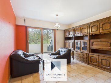 Idéalement situé au calme à Bonnevoie, cet appartement se trouve au 2ème étage d'une résidence bien entretenue avec ascenseur et présente une surface totale de ± 82 m² dont ± 55 m² habitables.

Il se compose comme suit :

Un hall d'entrée de ± 6 m² dessert un lumineux séjour de ± 22 m² donnant accès à la terrasse de ± 9 m² sans vis-à-vis, une cuisine équipée de ± 7 m², une chambre de ± 14 m² et une salle de bains de ± 4 m².

Au sous-sol, une cave privative de ± 4 m² complète le bien.

Détails complémentaires :

- Excellente situation
- Chaudière à gaz, chauffage par radiateurs
- Double vitrage sur châssis bois (neuves)
- Volets manuels
- Fibre optique
- Interphone
- Ascenseur
- Terrasse
- Écoles, crèches, parcs, aires de jeux, restaurants, commerces
- Desservi par les transports en commun

Personne responsable du bien :

Yuliana Dimitrova  
Tel: +352661 50 27 19  
email: yuliana@vanmaurits.lu