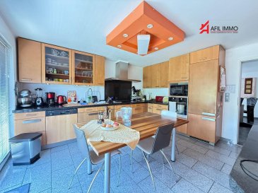WORMELDANGE : vous propose à la vente de cette maison libre des 4 côtés. située dans un verdoyant et paisible avec vue dégagée su la Moselle. 
Implantée sur un terrain de 2.27 ares. cette propriété offre environ 263m2 de surface totale et155m2 habitables. parfaitement agencés pour une vie familiale confortable.

Sous-sol :
? 3 caves pratiques et spacieuses (39m2. 13 m2 et 12 m2)

Rez-de-chaussée :
? Hall d'entrée (8.5 m2)
? Salle à manger (16 m2)
? Cuisine équipée avec accès balcon (16m2)
? Toilette séparée
? Bureau (9 m2)
? Buanderie (9m2)
? Garage pour une voiture (18 m2)

1ère Etage :
? 3 chambres à coucher (13m2. 15m2. 16 m2)
? Salon (16m2)
? Bureau (6m2)
? Salle de bains (6m2)
? Dressing

Extérieur :
? Jardin
? Le terrain est clôturé.
? Terrasse
? Place pour stationnement extérieurs pour plusieurs voitures

Informations supplémentaires :
Disponibilité à convenir
Le passeport énergétique F/F

Cette maison séduit par son emplacement privilégié. entre nature et confort. à seulement 20 minutes de Luxembourg-Ville et Kirchberg.

Un vrai coup de coeur pour ceux qui recherchent le calme. les volumes et la proximité des commodités
