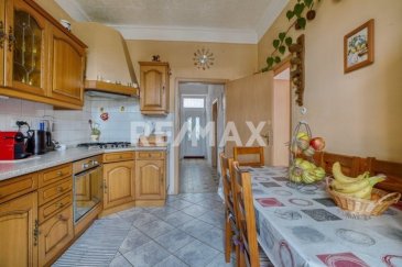 Veuillez contacter Gracinda De Jesus pour de plus amples informations :
- T : +352 621 810 140
- E : gracinda.dejesus@remax.lu

RE/MAX, Spécialiste de l'immobilier à Bonnevoie, vous propose, en exclusivité cette belle maison. D'une superficie d'environ de 104 m² habitables, cette maison se situe dans une rue très calme et se compose comme suit :

- Au rez-de-chaussée vous trouverez une grande pièce a vivre de 29,70 m² et une cuisine fermée de 11,27 m².
- Au premier étage vous trouverez trois chambres, de 10,82 m², 11,73 m², 13,24 m² et une salle de douche.

La maison dispose d'un grenier aménageable d'environ 40 m², d'une grande cave d'environ 49,50 m² et d'un joli espace extérieur (environ 50 m²) (Passeport énergétique en cours). N'hésitez pas à nous contacter pour plus d'informations.

Frais d’agence RE/MAX : 3 % du prix de vente à la charge de la partie venderesse + TVA