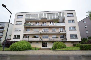ImmoHouse vous propose à la location ce superbe appartement 1 chambre entièrement rénové à Strassen.

Au sein d'une résidence soignée avec ascenseur ce superbe appartement très bien agencé de 36m² se compose de:

-Un agréable hall d'entrée  
-Un salon lumineux avec balcon  
-Une cuisine entièrement équipée  
-Une chambre à coucher  
-Une salle de douche avec wc  

A cela s'ajoutent: un garage fermé, une cave, une buanderie.

Informations:  
-Disponibilité: immédiate  
-Loyer: 1550€  
-Charges: 200€  
-Caution : 2 mois de loyer  
-Frais d'agence: 1/2 mois plus TVA pour le locataire et 1/2 mois de loyer pour le bailleur