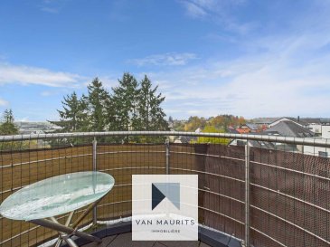 Situé à Mamer au calme dans une rue sans issue, cet appartement duplex datant de 2006 en très bon état bénéficie d'une surface totale de ± 154m² dont ± 130m² habitables au coeur d'une résidence de 5 propriétaires. L'appartement se présente comme suit :

Au 2ème étage, le hall d'entrée de ± 7 m² dessert le séjour - salle à manger de ± 32 m² avec sa cheminée et son accès vers la terrasse de ± 6m² ; la cuisine équipée de ± 8 m², un pla chambre parentale de ± 22 m², une salle de bain de ± 7 m² (avec double lavabo, baignoire, douche, wc ), un débarras de ± 2 m² ainsi qu'un 2ème sous l'escaler.

Au 3ème étage : le palier de ± 7m² mène à deux chambres de ± 15 et 14 m²; une salle de douche de ± 6.m². UN accès par une des chambre à la terrasse de ±10 m² orientée plein ouest.

Le sous-sol comprend une cave privative de ± 3 m² et un garage de ± 22 m².

Détails complémentaires :

Le chauffage est assuré par une chaudière au gaz et des radiateurs. L'éclairage est optimisé grâce à des spots encastrés. Les fenêtres double vitrage en châssis PVC, équipées de volets manuels et d'une marquise électrique, garantissent un confort thermique et acoustique. Les sols sont en carrelage.

Situé dans une zone résidentielle très calme, cet appartement bénéficie d'un accès privilégié aux transports en commun, aux commerces, aux écoles et aux crèches. Il est proche des institutions européennes, de la gare et des connexions autoroutières. De nombreux espaces verts, parcs, pistes cyclables et sentiers de randonnée permettent de profiter d'un cadre de vie agréable.

Contact : Jimmy de Brabant au +352 661 167 494 ou jimmy@vanmaurits.lu