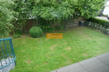 Belle chambre meublée située dans une maison à proximité du centre de Bertrange.<br><br>Grand living, salle de douche, WC séparé et cuisine et un beau jardin commun sont à disposition du locataire.<br><br>Arrêt de bus devant la porte et accès facile à la Ville de Luxembourg ainsi qu\'au réseau autoroutier.