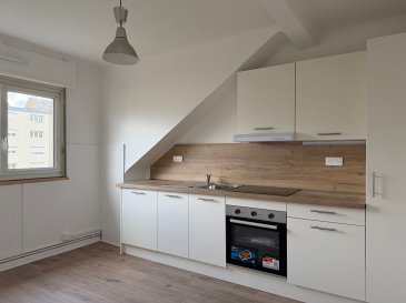 A Thionville, Appartement de 67 m2 dans une petite copropriété. A Thionville, dans un quartier calme, proche du centre ville et de la Providence, dans une petite copropriété, appartement entièrement rénové.
Cet appartement de 67  m2 (loi Carrez ) mais de 94 m2 au sol comprend une entrée qui dessert une cuisine équipée, un séjour, 2 chambres, un bureau, un cellier, une salle de douche, un WC.
Une cave complète ce bien. 
Un jardin commun est à disposition des locataires.
Les informations sur les risques auxquels ce bien est exposé sont disponibles sur le site Géorisques : www.georisques.gouv.fr » 

Contact : 03 82 53 44 32