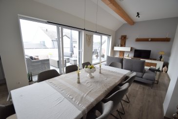 En Exclusivité ImmoHouse vous propose ce superbe PENTHOUSE 2 chambres de CONSTRUCTION 2021 classe énergétique A-B idéalement situé à Rodange dans la commune de Pétange.

Au troisième étage d'une résidence soignée avec ascenseur ce bel appartement lumineux de 109,25m² se compose de:

-Un agréable hall d'entrée avec rangement  
-Un grand salon/salle à manger lumineux avec terrasse  
-Une cuisine équipée ouverte sur la pièce de vie  
-Deux grandes chambres à coucher  
-Une salle de douche avec wc  
-Un wc séparé  
-Une buanderie privative  

A cela s'ajoutent:  
-Deux parkings intérieurs privatifs  
-Une cave privative  
-Une buanderie  

Contactez nous pour plus d'informations.