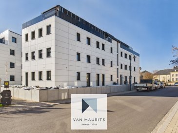 Situé à Junglinster, cet appartement non meublé d'une surface d'environ 59 m² en première occupation, construit en 2024, se trouve au rez-de-chaussée d'une résidence moderne avec ascenseur.
L'appartement se présente comme suit :

Au rez-de-chaussée, un hall d'entrée de ± 5 m² dessert le séjour de ± 35 m² avec cuisine ouverte, entièrement équipée, offrant un bel espace de vie convivial avec accès direct à la terrasse de ± 17 m² et au jardin privatif de ± 69 m².
L'appartement dispose également d'une chambre de ± 12 m², d'une salle de douche de ± 5 m² ainsi que d'un WC séparé de 2 m².

En sous-sol, une cave privative de ± 7 m² et un emplacement intérieur de ± 14 m² sont inclus.

Caractéristiques complémentaires :
- Ascenseur
- Classe énergétique A-B
- Jardin avec terrasse
- Chauffage au sol

- Loyer mensuel € 1700,-
- Charges mensuelles : € 250,-
- Caution locative 2 mois de loyer
- Frais d'agence € 1700,- plus TVA (50/50 bailleur/locataire) 
- Disponible de suite
- Bail de 2 ans
- Pas d'animaux domestique

Pour plus des informations contacter :
Tel. +352 621 588 854
Email: achille@vanmaurits.lu