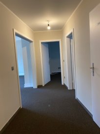 PLM IMMOBILIERE vous propose à la location 100m² de bureau dans la grand rue à Luxembourg-Ville.
Situé au 3ème et dernier étage avec ascenseur.
Immeuble récent idéalement positionné avec de très belles prestations.
Lumineux, les bureaux se compose comme suit : 
- 1 Hall d'entrée avec vestiaire
- 1 Espace ouvert de 40m²
- 1 Bureau salle de réunion, salle informatique, salle stockage de 17m²
- 1 Cuisine équipée 
- 1 Salle de bain
- 1 Toilette séparée
Disponibilité de Suite
Parking à 1 minute à pied à la place du Théatre.
Pour davantage de renseignements et visites, veuillez contacter Pierre-Laurent au 691.210.784. ou par email : info@plm-immo.lu


PLM IMMOBILIERE propose for rent 100m² office in the main street in Luxembourg City.
Located on the 3nd and top floor with elevator.
Recent building ideally positioned with very nice benefits.
Luminous, offices is composed as follows:
- 1 Space entrance
- 1 Open Space 40Sq²
- 1 Office meeting room, computer room, storage room of 17Sq²
- 1 Fully equipped kitchen
- 1 Bathroom
- 1 Separated toilet

Available Now
Parking 1 minute walk to the Theater Square.
For more information and visits, please contact Pierre-Laurent by phone 691.210.784. or by email: info@plm-immo.lu